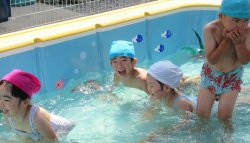 体が水の中でぷっかりと浮く感覚をたっぷりと味わって