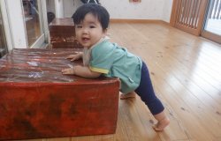 ひとりでつかまり立ちできるよ!